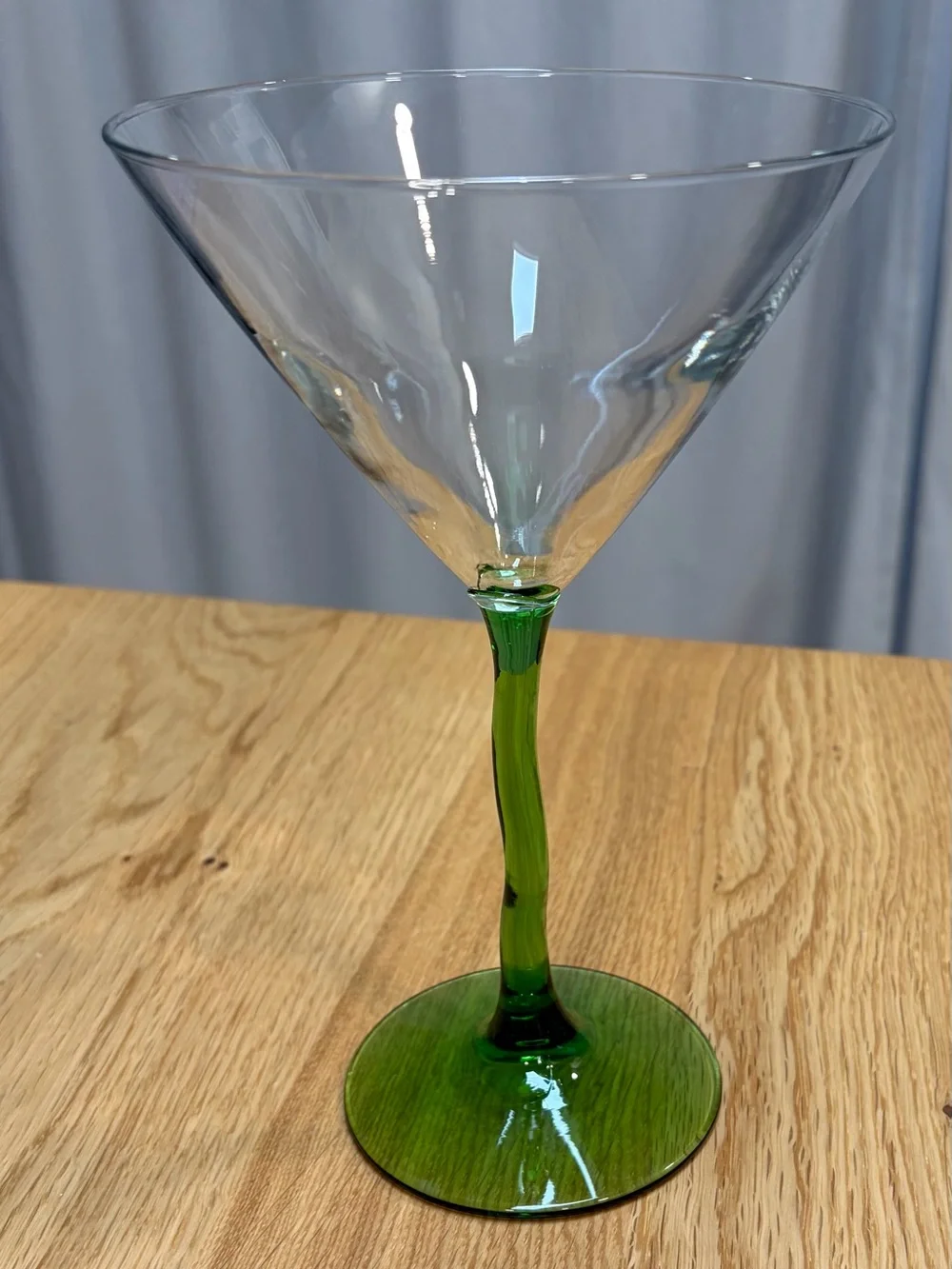 Vintage Green Wavy Stem Martini Glasses - Set of 2J